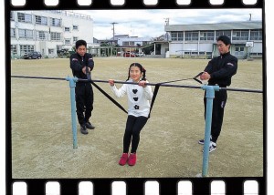 学校や運動施設で大活躍！逆上がりなどの鉄棒練習に最適な子供のお助けグッズ「各種鉄棒 サポートグッズ」が体育・体操WEB通販サイトバナナモールにて取り扱い開始！